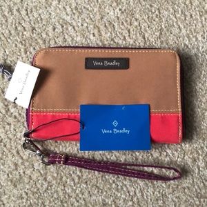 NWT Vera Bradley wristlet
